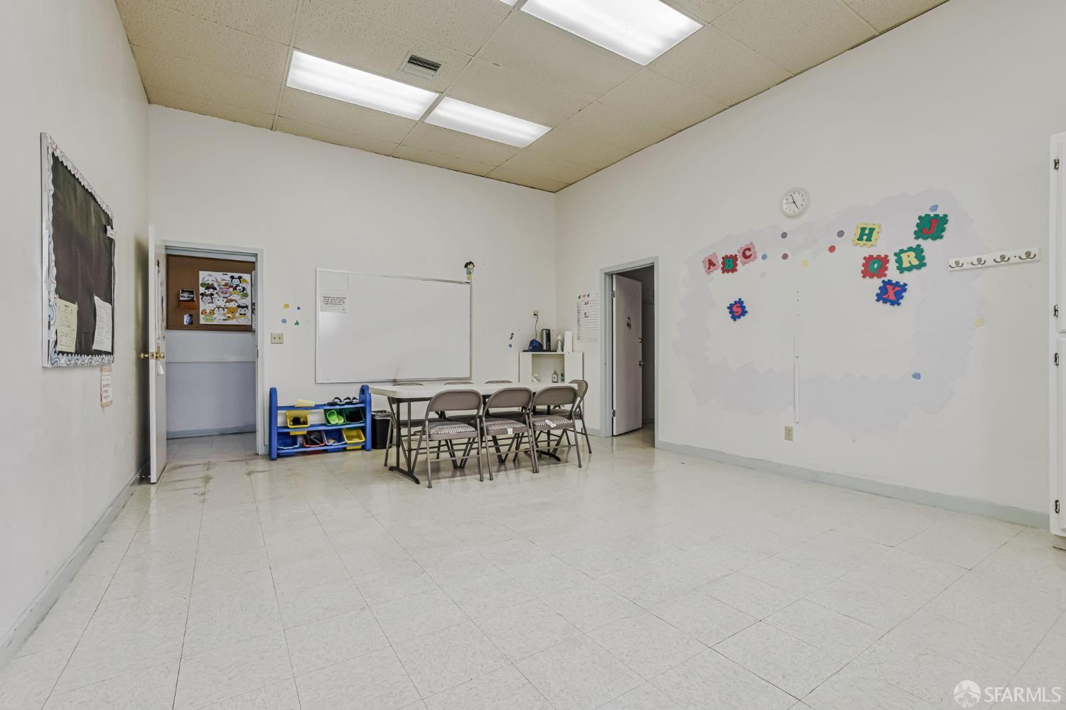 Detail Gallery Image 22 of 28 For 1385 46th Ave, San Francisco,  CA 94122 - – Beds | – Baths
