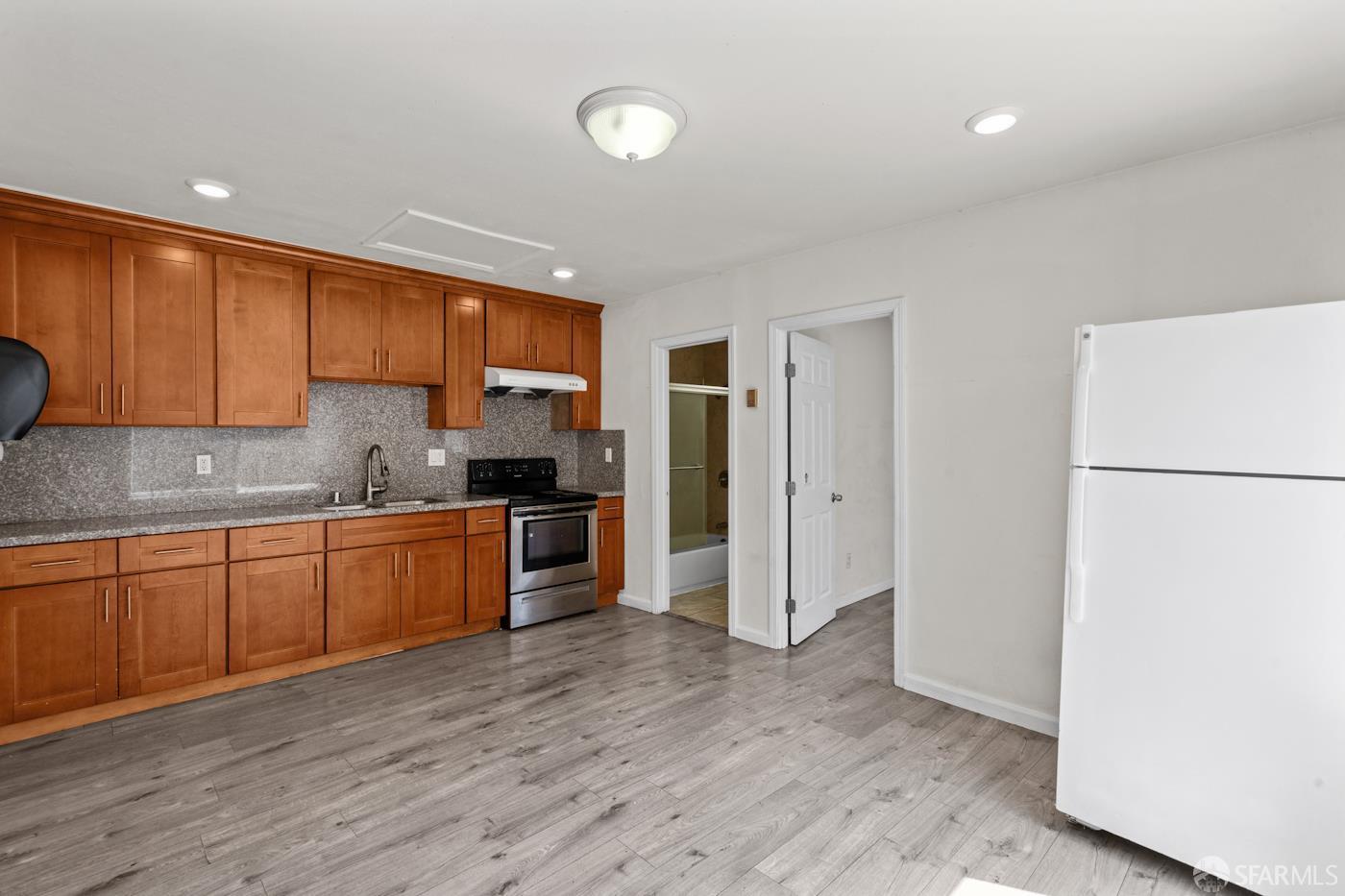 Detail Gallery Image 7 of 36 For 784 S 11th St, San Jose,  CA 95112 - – Beds | – Baths