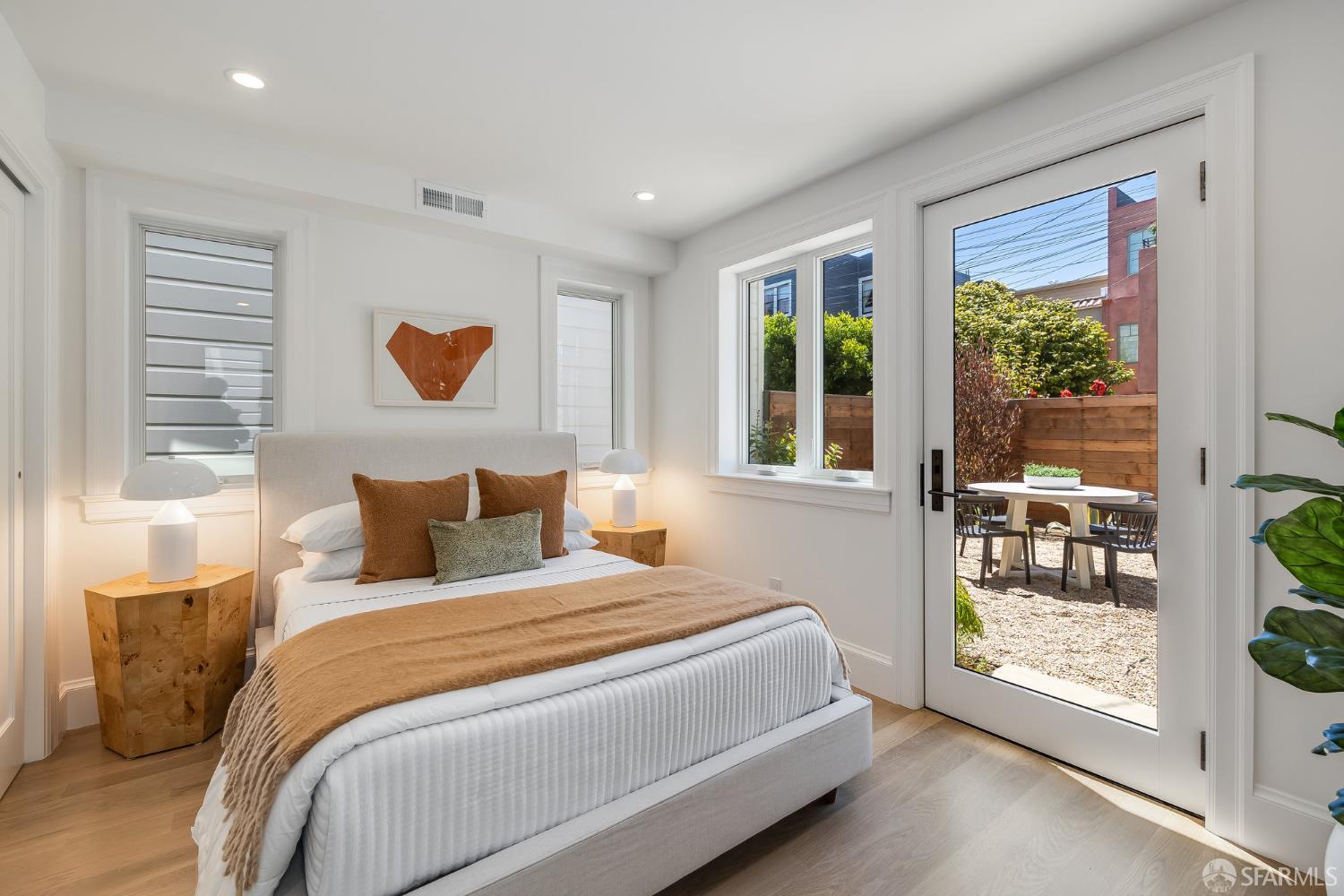 Detail Gallery Image 36 of 55 For 3325 Pierce St, San Francisco,  CA 94123 - 3 Beds | 3 Baths