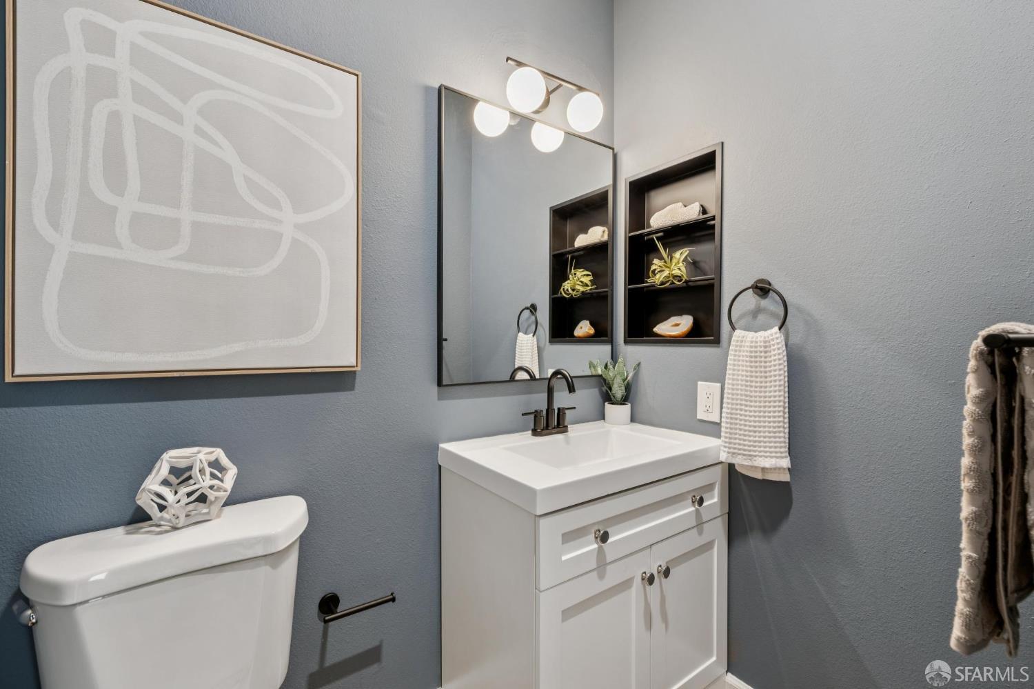 Detail Gallery Image 19 of 33 For 370 Waller St #3,  San Francisco,  CA 94117 - 2 Beds | 2/1 Baths