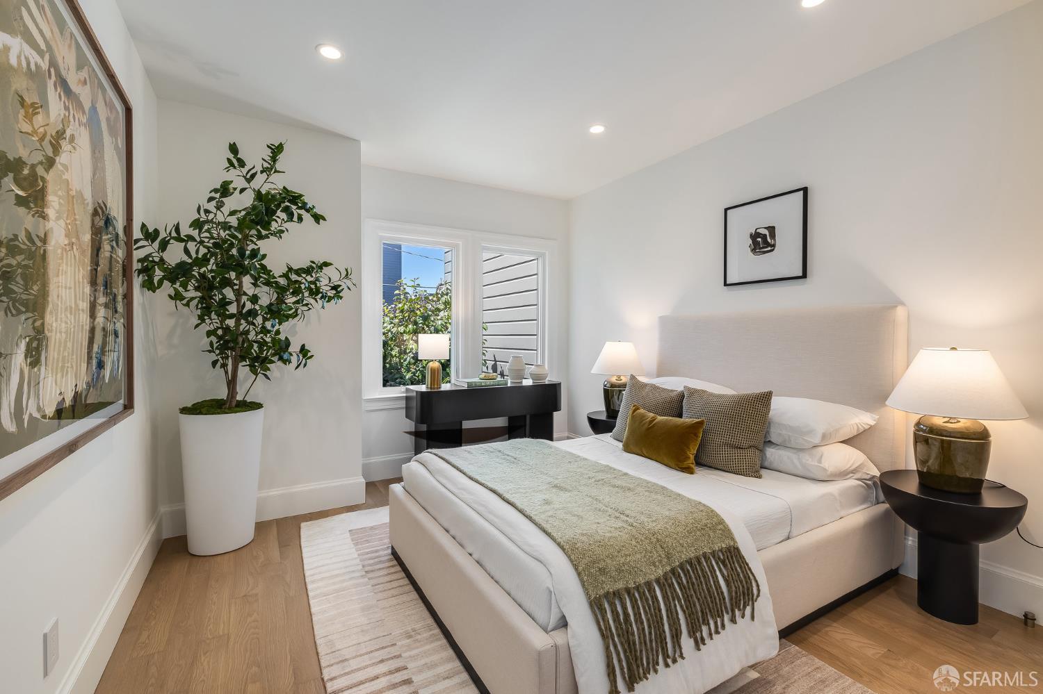 Detail Gallery Image 18 of 55 For 3325 Pierce St, San Francisco,  CA 94123 - 3 Beds | 3 Baths