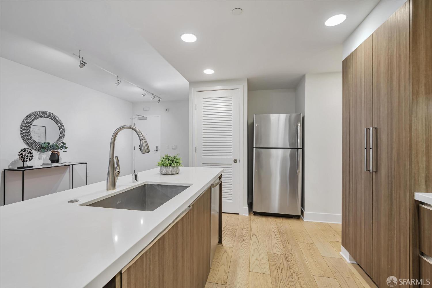 Detail Gallery Image 14 of 46 For 1080 Sutter St #202,  San Francisco,  CA 94109 - 2 Beds | 2 Baths