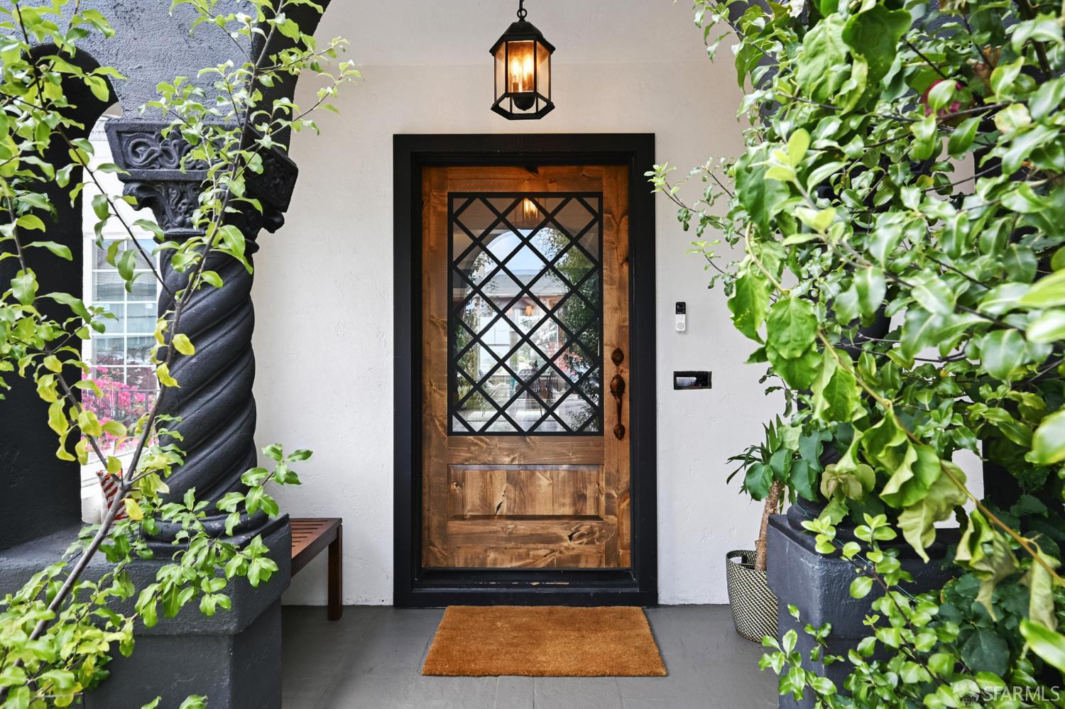 Detail Gallery Image 3 of 42 For 5065 Fairfax Ave, Oakland,  CA 94601 - 3 Beds | 2 Baths