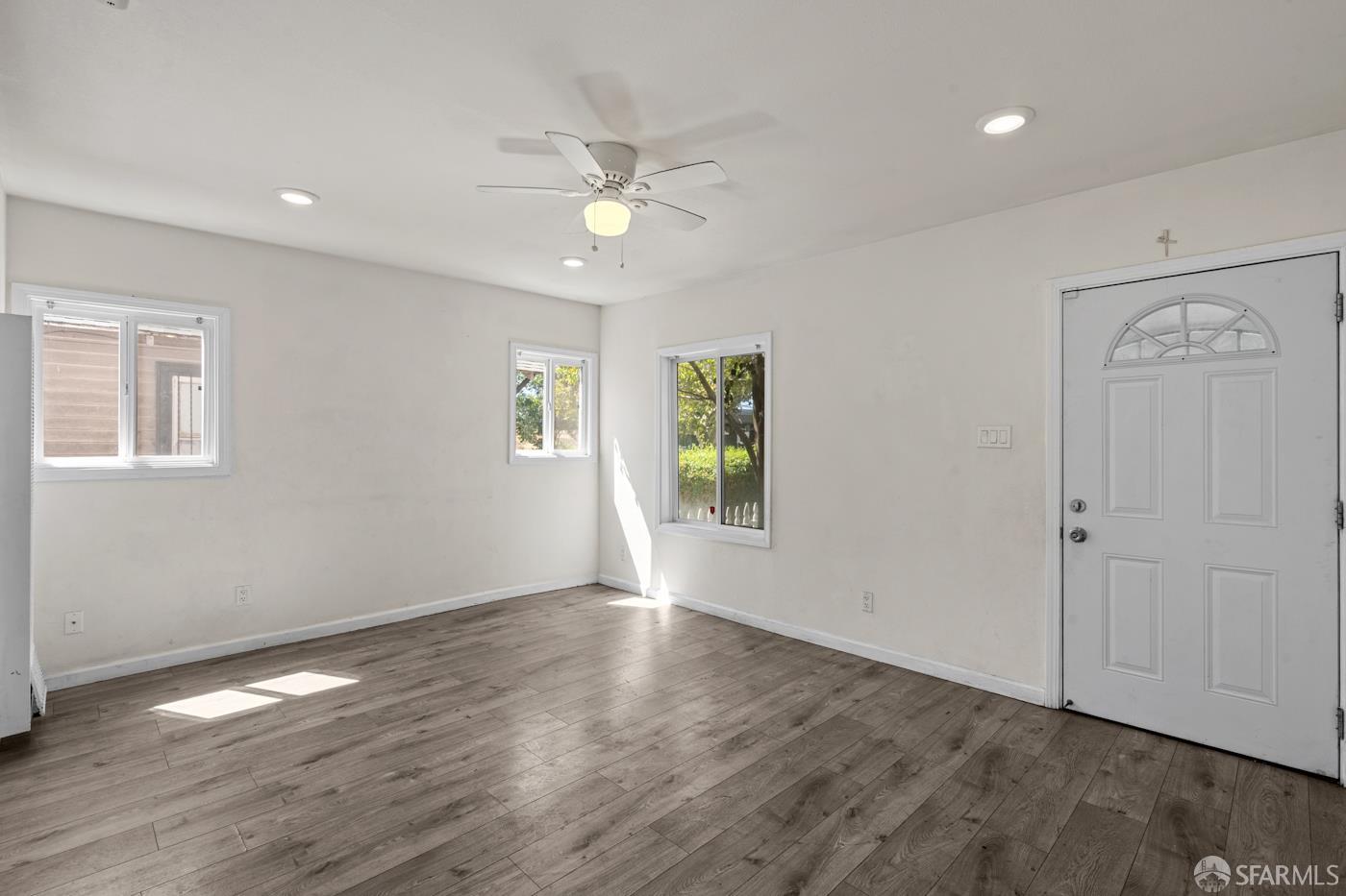 Detail Gallery Image 5 of 36 For 784 S 11th St, San Jose,  CA 95112 - – Beds | – Baths