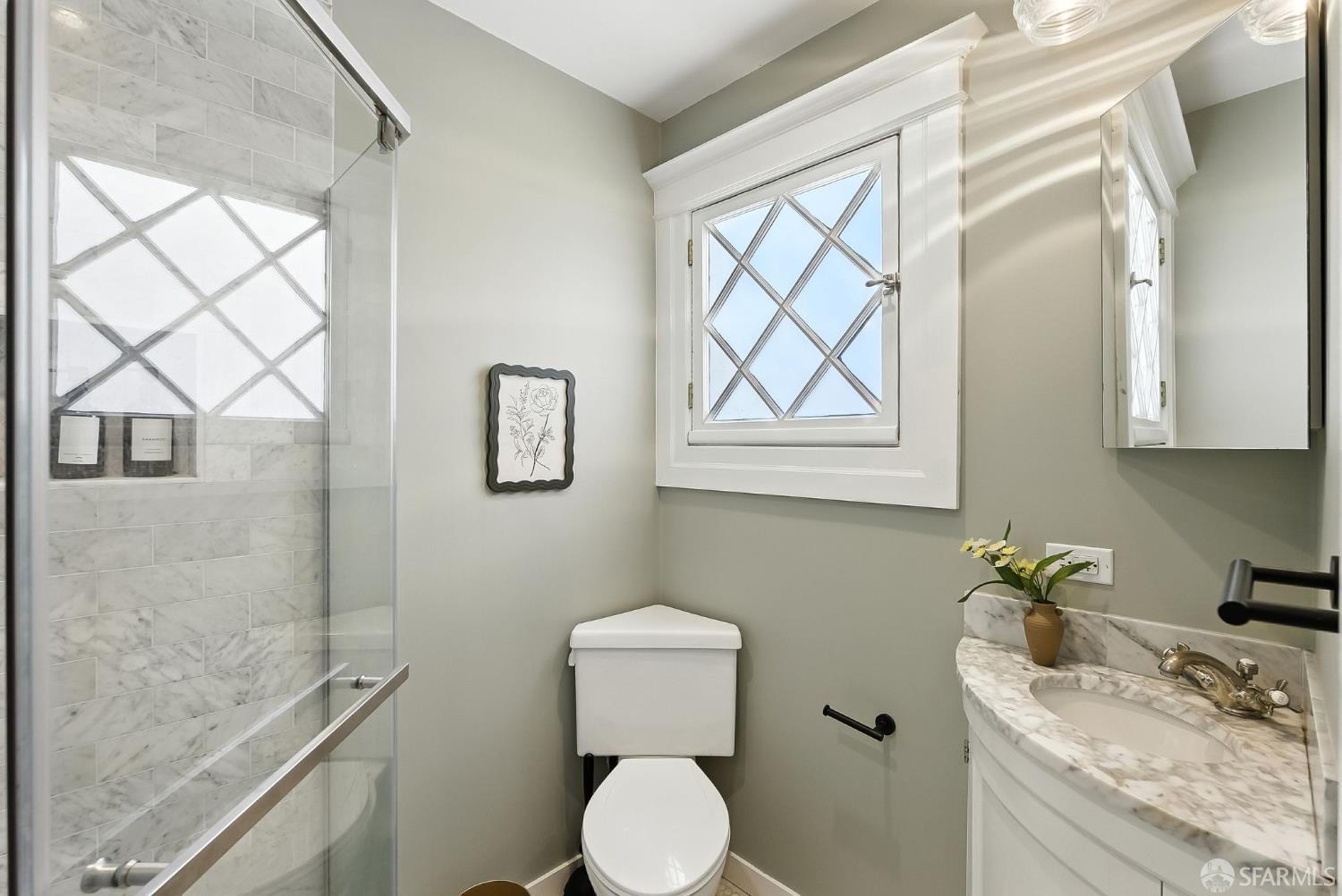 Detail Gallery Image 22 of 33 For 66 Pleasant St, San Francisco,  CA 94108 - 2 Beds | 2 Baths