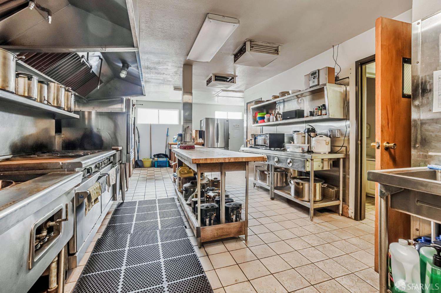 Detail Gallery Image 14 of 29 For 4110 Judah St, San Francisco,  CA 94122 - – Beds | – Baths