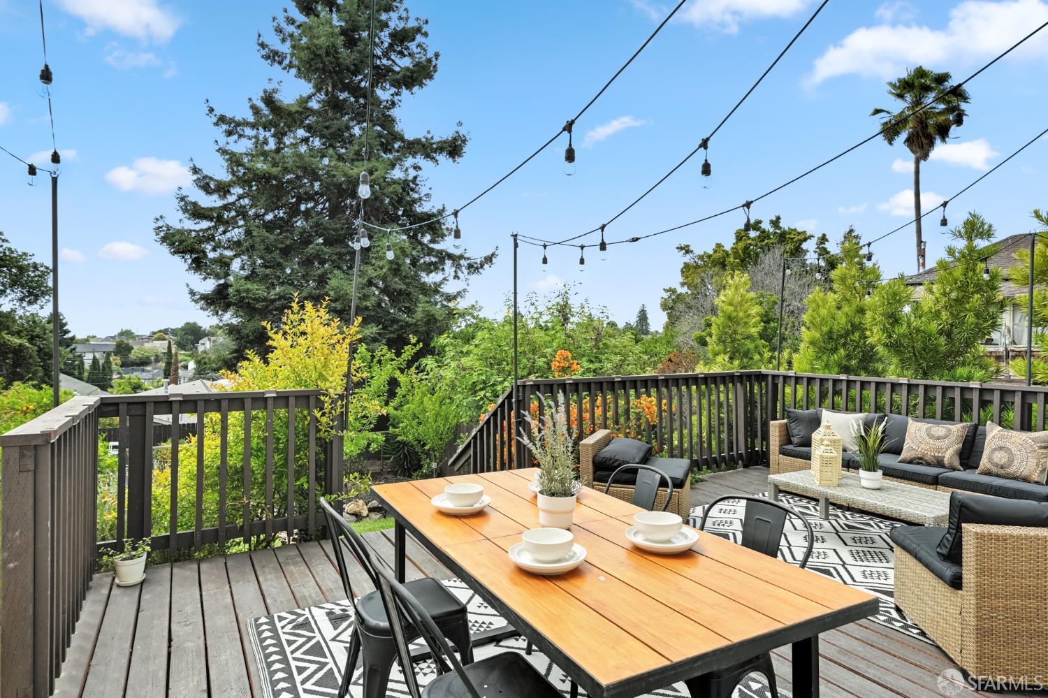 Detail Gallery Image 34 of 42 For 5065 Fairfax Ave, Oakland,  CA 94601 - 3 Beds | 2 Baths