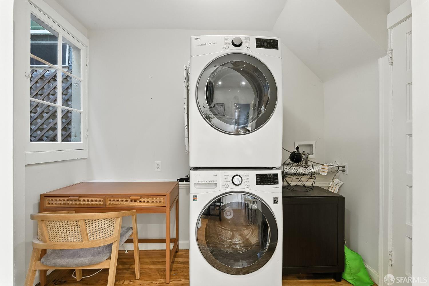 Detail Gallery Image 10 of 33 For 66 Pleasant St, San Francisco,  CA 94108 - 2 Beds | 2 Baths