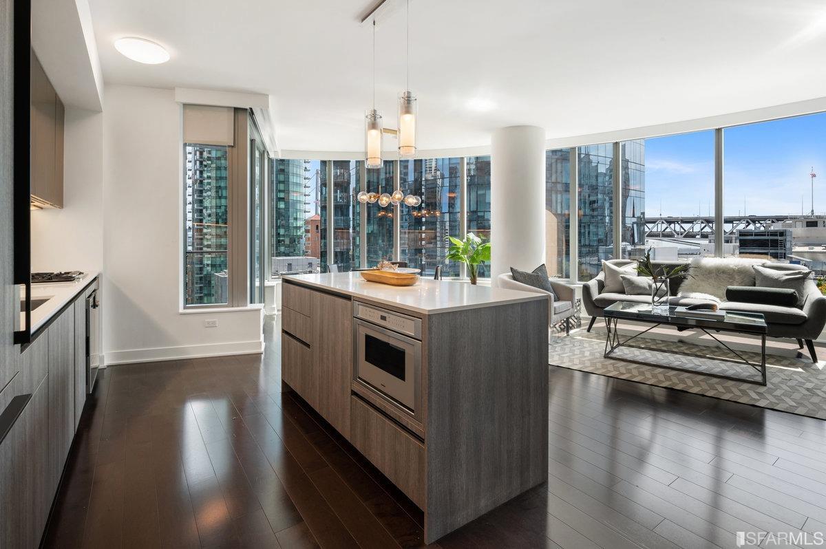 Detail Gallery Image 5 of 42 For 201 Folsom St 12e,  San Francisco,  CA 94105 - 2 Beds | 2 Baths