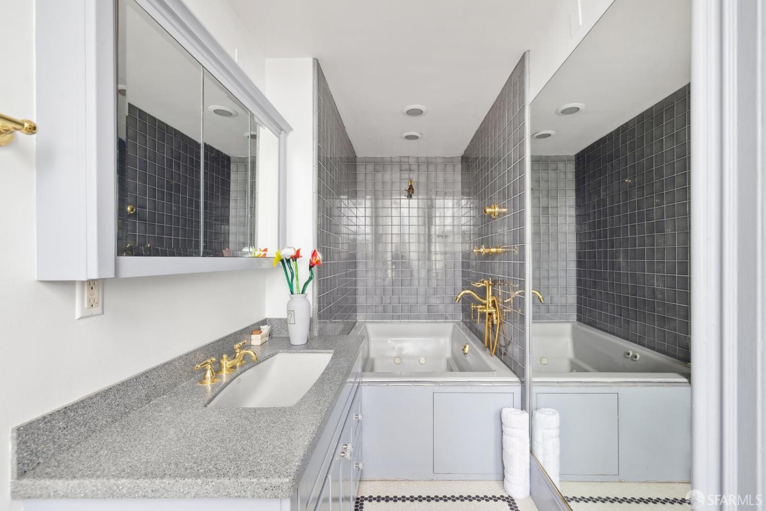 Detail Gallery Image 32 of 53 For 1818 California St, San Francisco,  CA 94109 - 6 Beds | 6/1 Baths