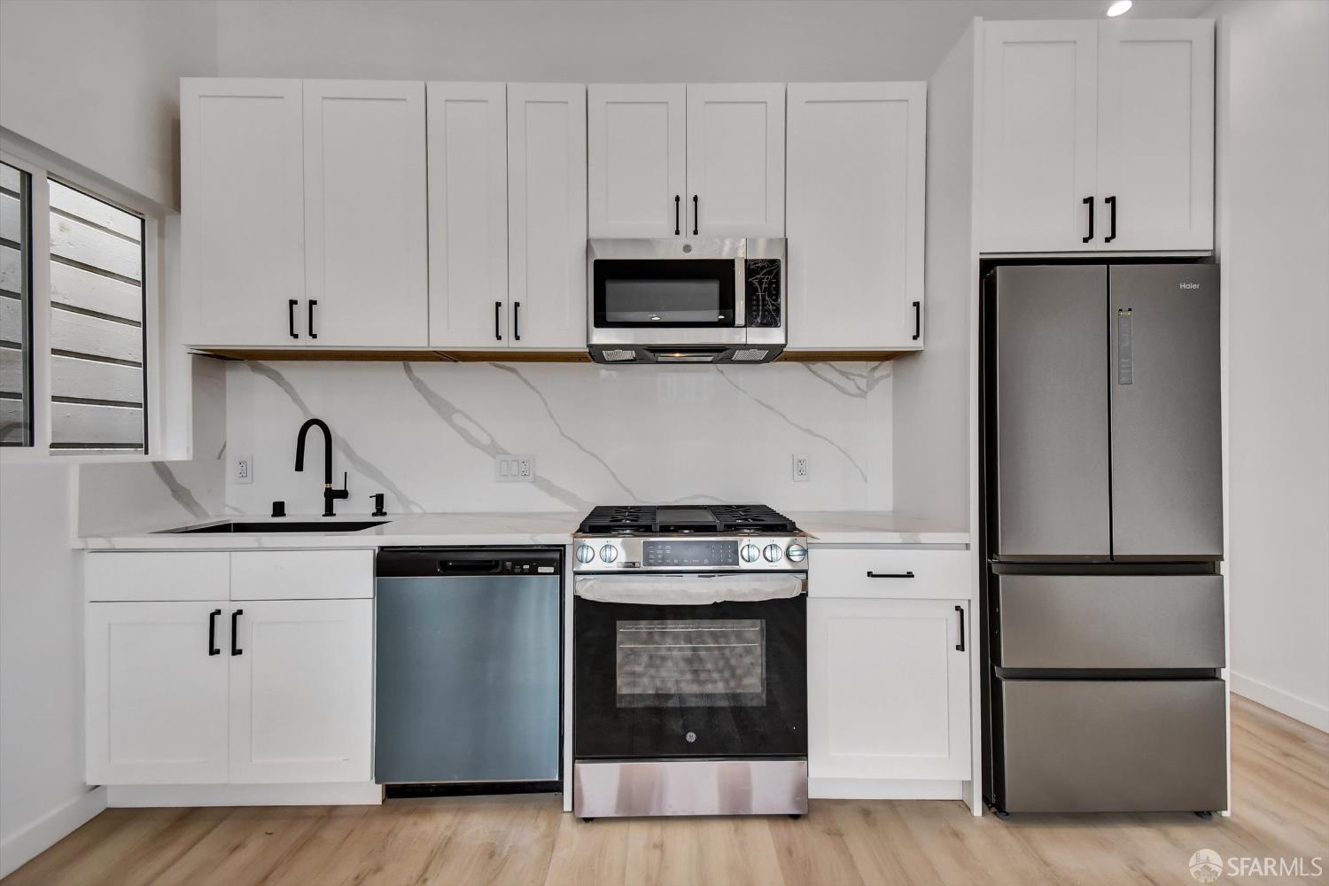Detail Gallery Image 9 of 25 For 337 Jules Ave, San Francisco,  CA 94112 - 2 Beds | 1 Baths