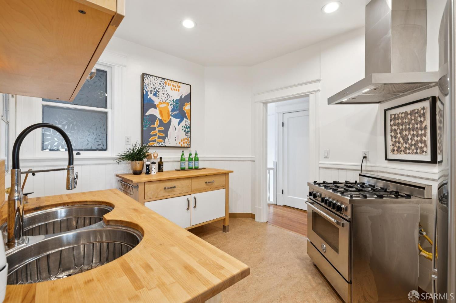 Detail Gallery Image 23 of 46 For 1006 Cole St, San Francisco,  CA 94117 - 3 Beds | 1 Baths