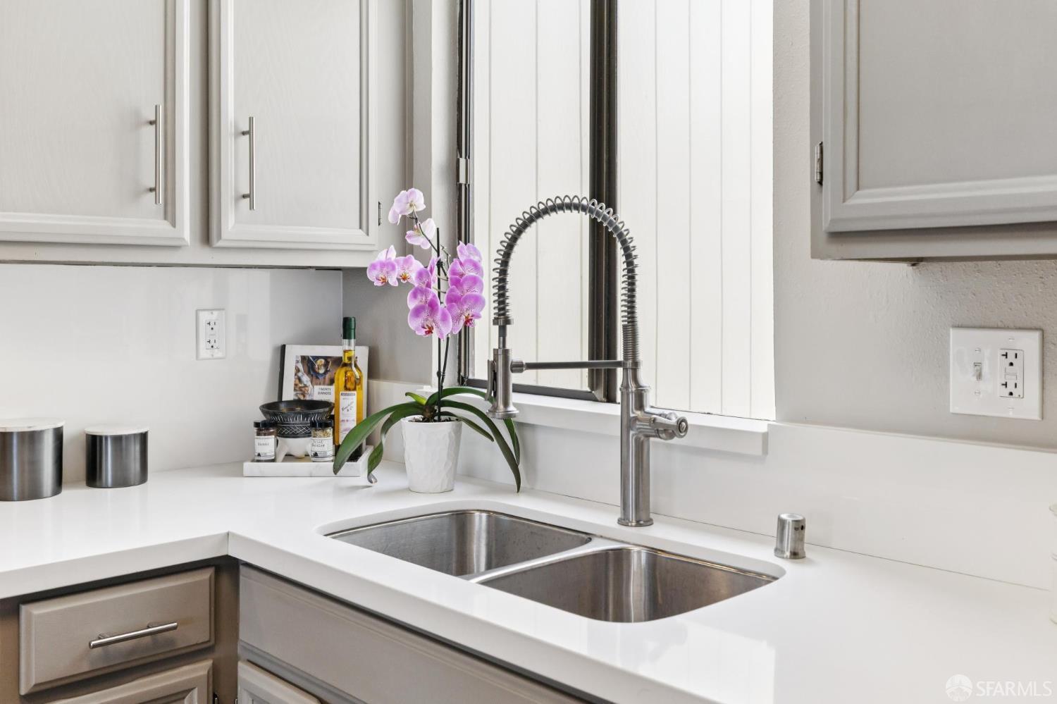 Detail Gallery Image 18 of 37 For 135 Dorado Ter, San Francisco,  CA 94112 - 3 Beds | 2 Baths