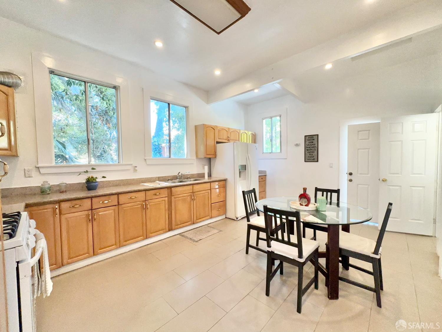 Detail Gallery Image 38 of 80 For 2227 25th Ave, Oakland,  CA 94601 - 2 Beds | 3 Baths