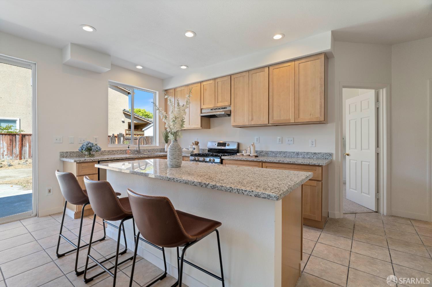 Detail Gallery Image 10 of 43 For 503 Malicoat Ave, Oakley,  CA 94561 - 5 Beds | 3 Baths