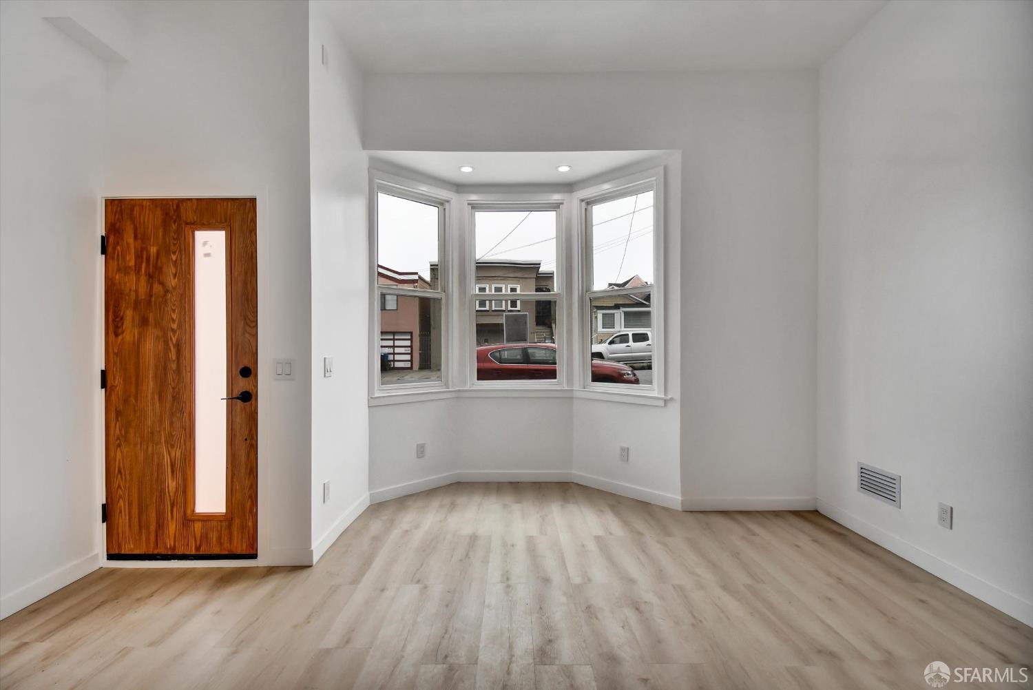 Detail Gallery Image 14 of 25 For 337 Jules Ave, San Francisco,  CA 94112 - 2 Beds | 1 Baths