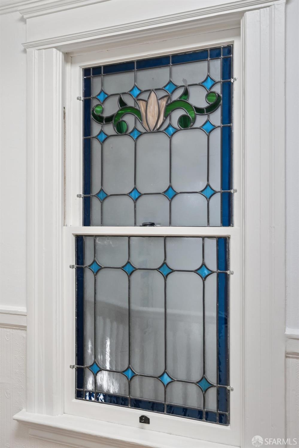 Detail Gallery Image 8 of 46 For 1006 Cole St, San Francisco,  CA 94117 - 3 Beds | 1 Baths