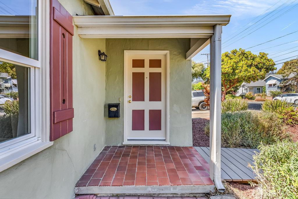 Detail Gallery Image 4 of 61 For 541 Everett St, El Cerrito,  CA 94530 - 3 Beds | 1 Baths