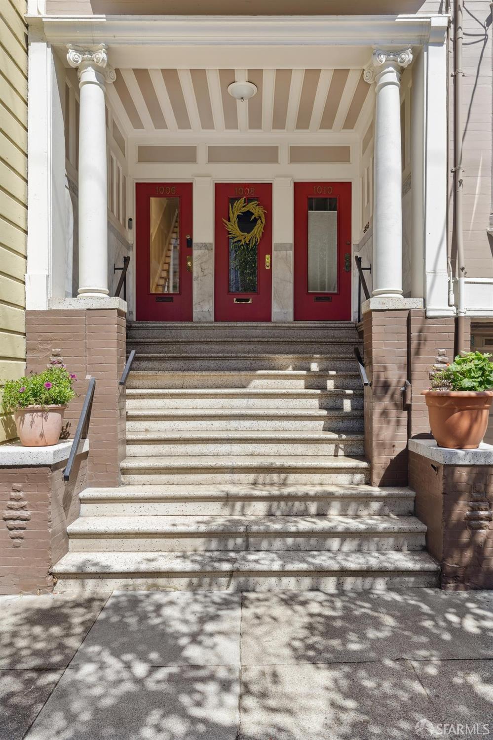 Detail Gallery Image 2 of 46 For 1006 Cole St, San Francisco,  CA 94117 - 3 Beds | 1 Baths