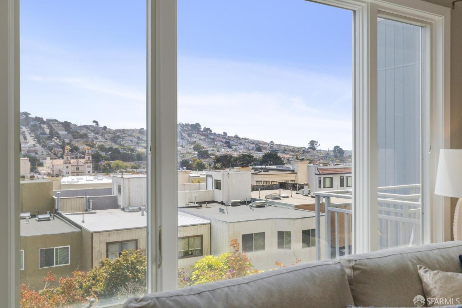 Detail Gallery Image 11 of 37 For 135 Dorado Ter, San Francisco,  CA 94112 - 3 Beds | 2 Baths