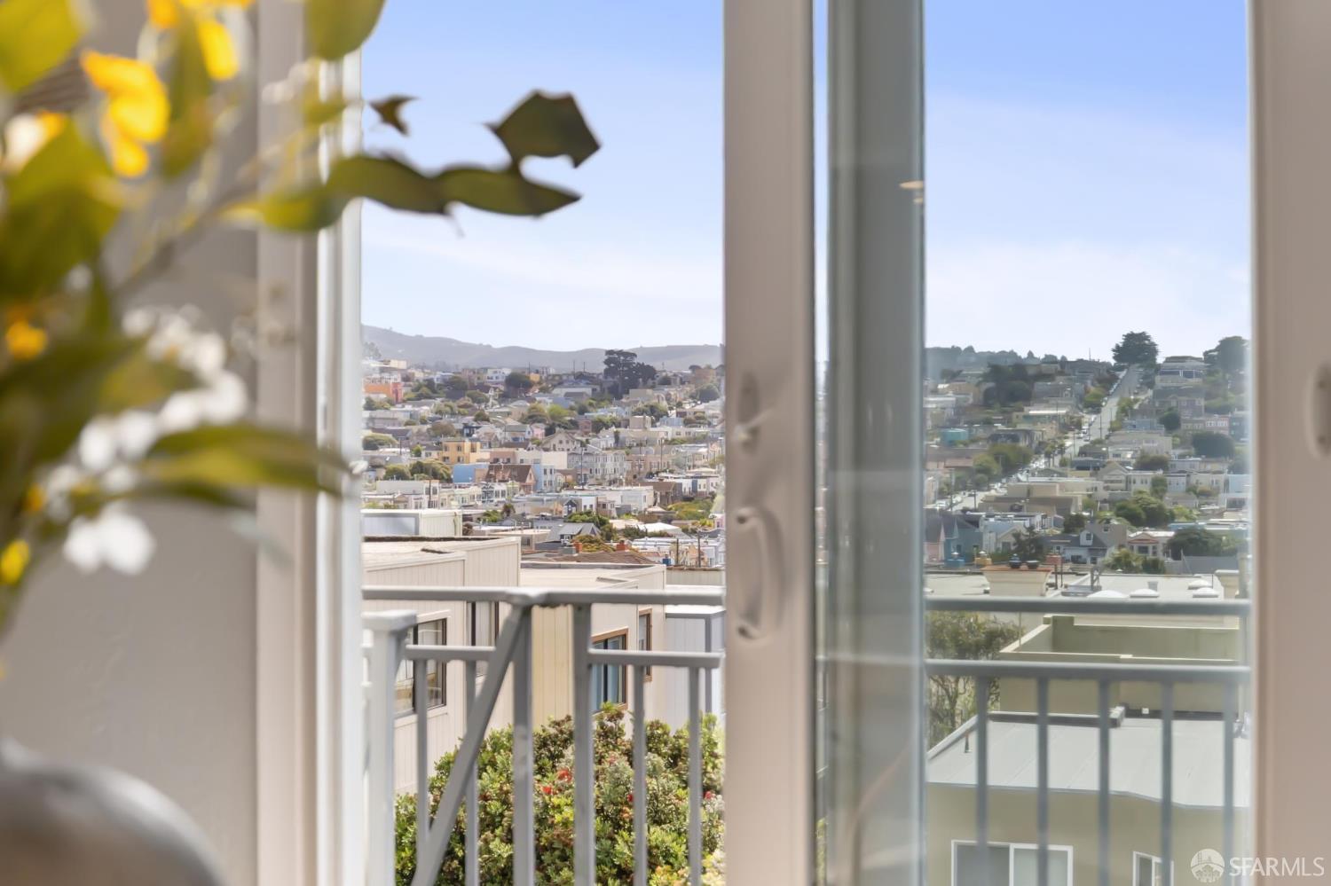 Detail Gallery Image 14 of 37 For 135 Dorado Ter, San Francisco,  CA 94112 - 3 Beds | 2 Baths