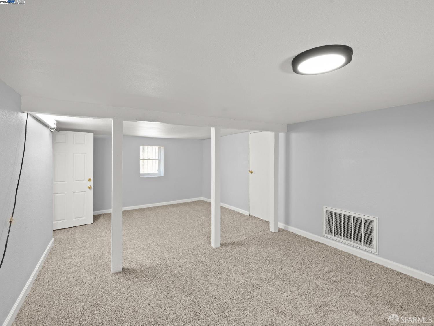 Detail Gallery Image 14 of 19 For 1747 E 22nd St, Oakland,  CA 94606 - 4 Beds | 3 Baths