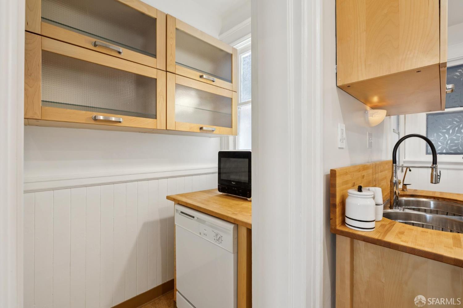 Detail Gallery Image 26 of 46 For 1006 Cole St, San Francisco,  CA 94117 - 3 Beds | 1 Baths