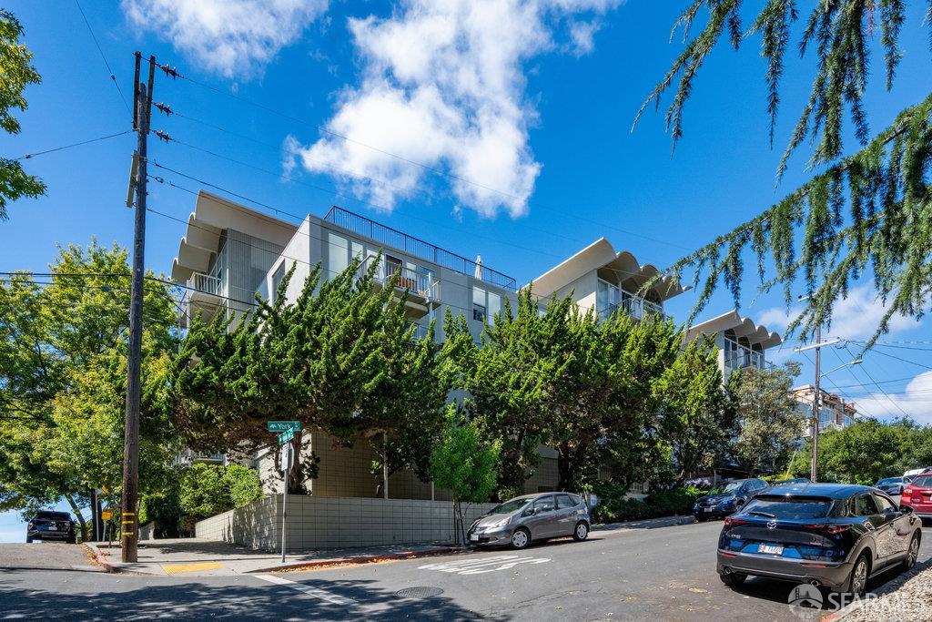 Detail Gallery Image 2 of 2 For 811 York St #335,  Oakland,  CA 94610 - 1 Beds | 1 Baths