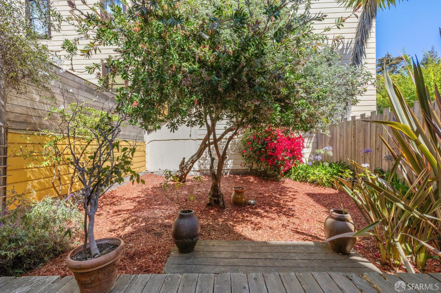 Detail Gallery Image 40 of 46 For 1006 Cole St, San Francisco,  CA 94117 - 3 Beds | 1 Baths
