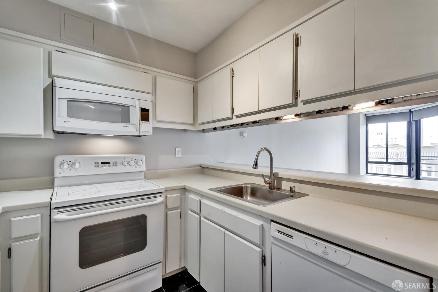 Detail Gallery Image 8 of 34 For 900 Bush St #403,  San Francisco,  CA 94109 - 1 Beds | 1 Baths