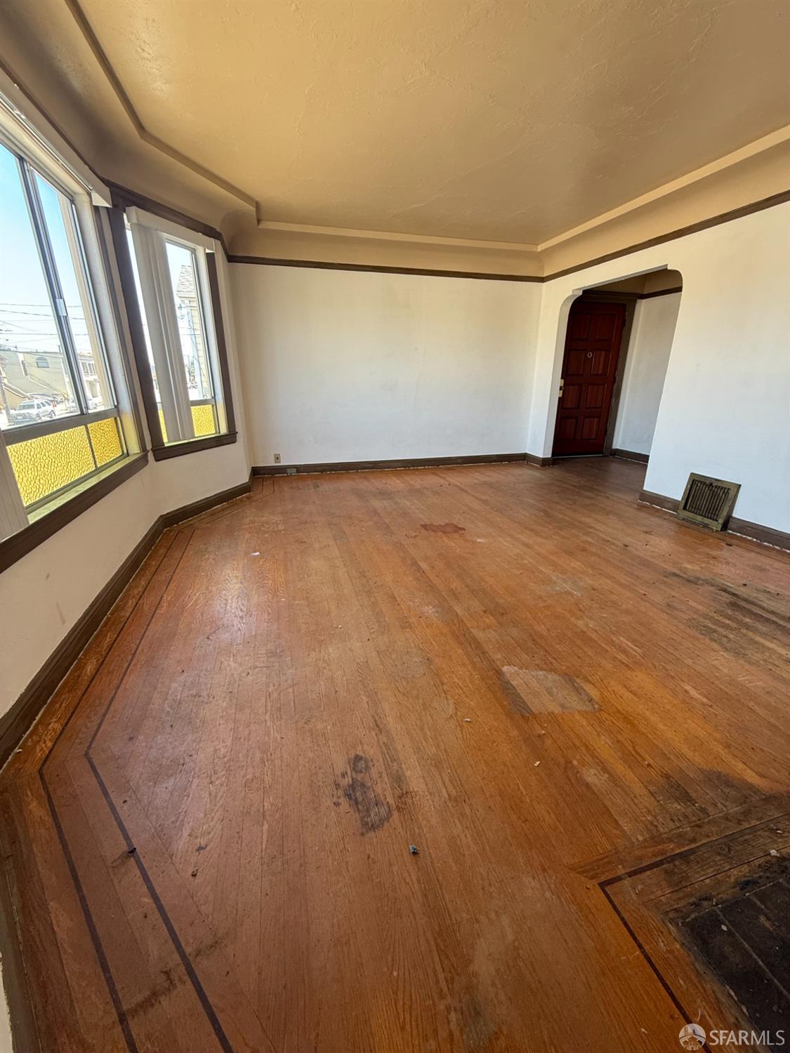 Detail Gallery Image 9 of 22 For 1283 Gilman Ave, San Francisco,  CA 94124 - 2 Beds | 1 Baths