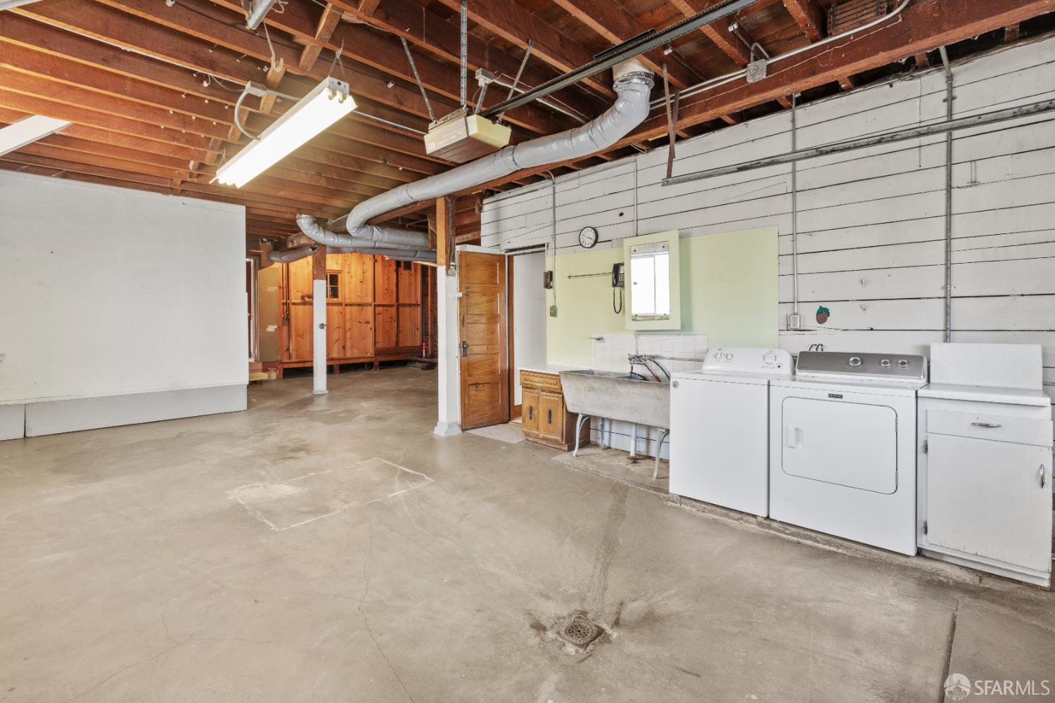 Detail Gallery Image 39 of 98 For 84 Goettingen St, San Francisco,  CA 94134 - 3 Beds | 2 Baths