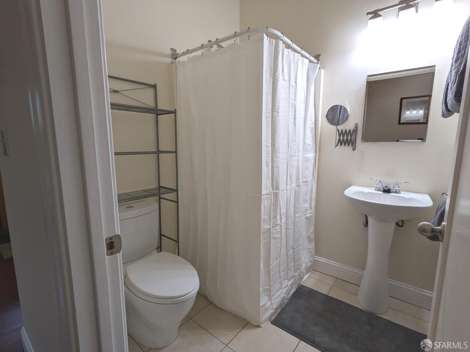 Detail Gallery Image 10 of 22 For 645 Hampshire St, San Francisco,  CA 94110 - 0 Beds | 1 Baths