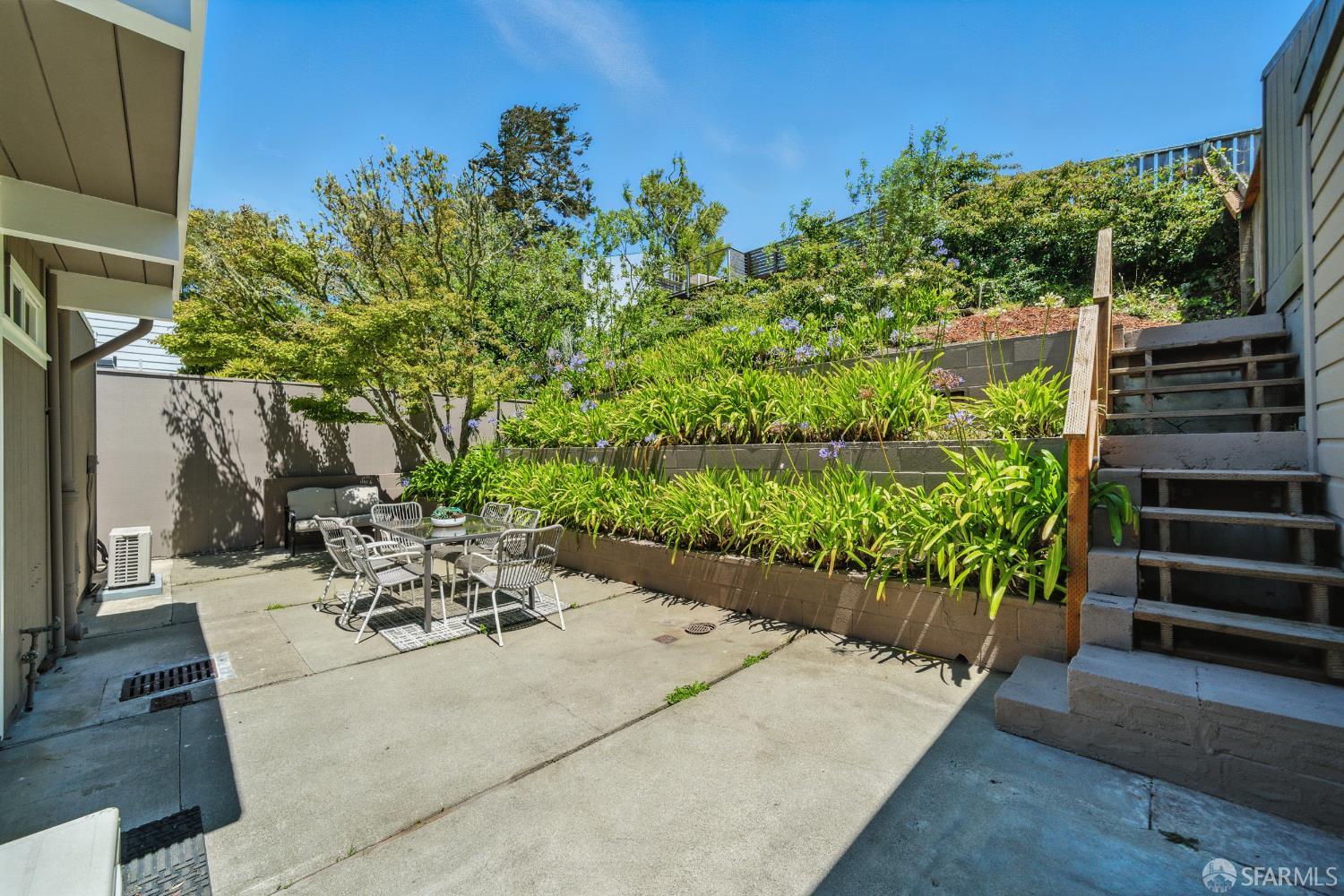 Detail Gallery Image 37 of 41 For 29 Cameo Way, San Francisco,  CA 94131 - 4 Beds | 2/1 Baths