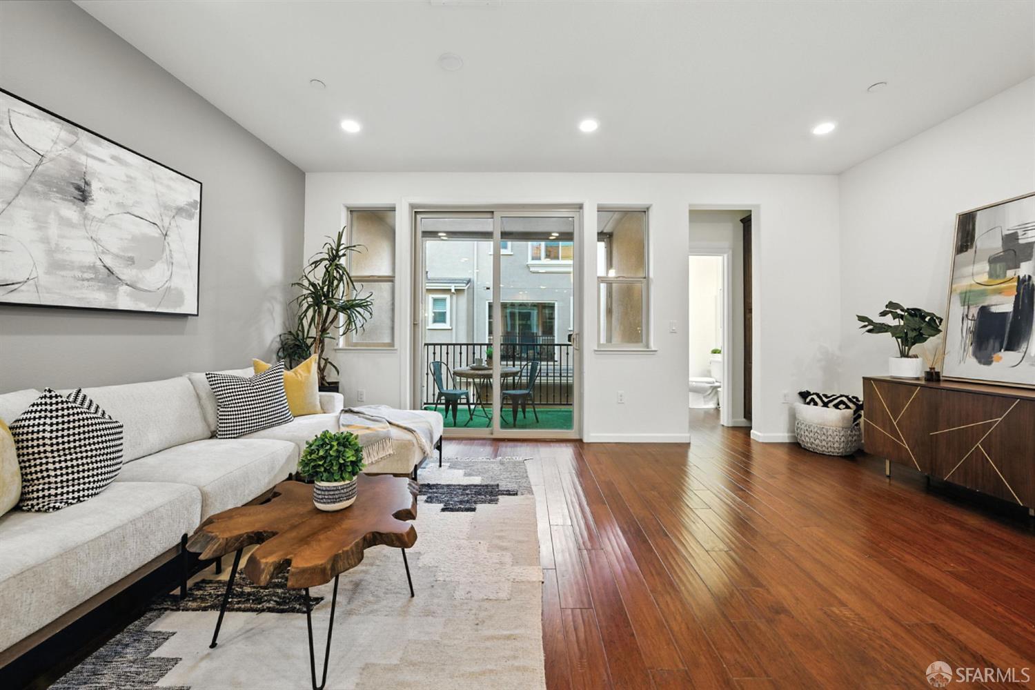 Detail Gallery Image 15 of 80 For 2702 Urbino Ct, San Jose,  CA 95111 - 3 Beds | 3/1 Baths