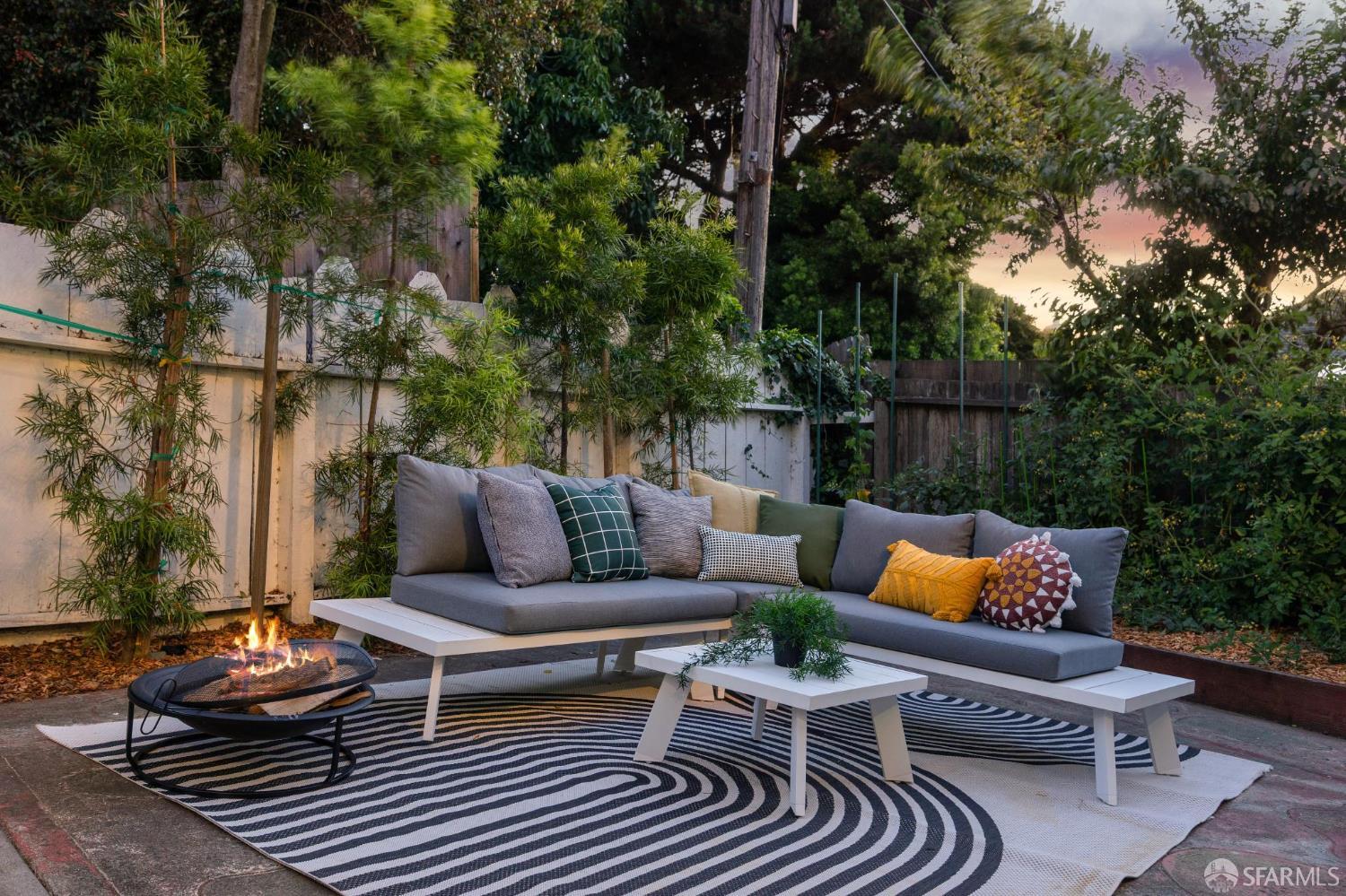 Detail Gallery Image 8 of 86 For 266 S Hill Blvd, San Francisco,  CA 94112 - 3 Beds | 1/1 Baths
