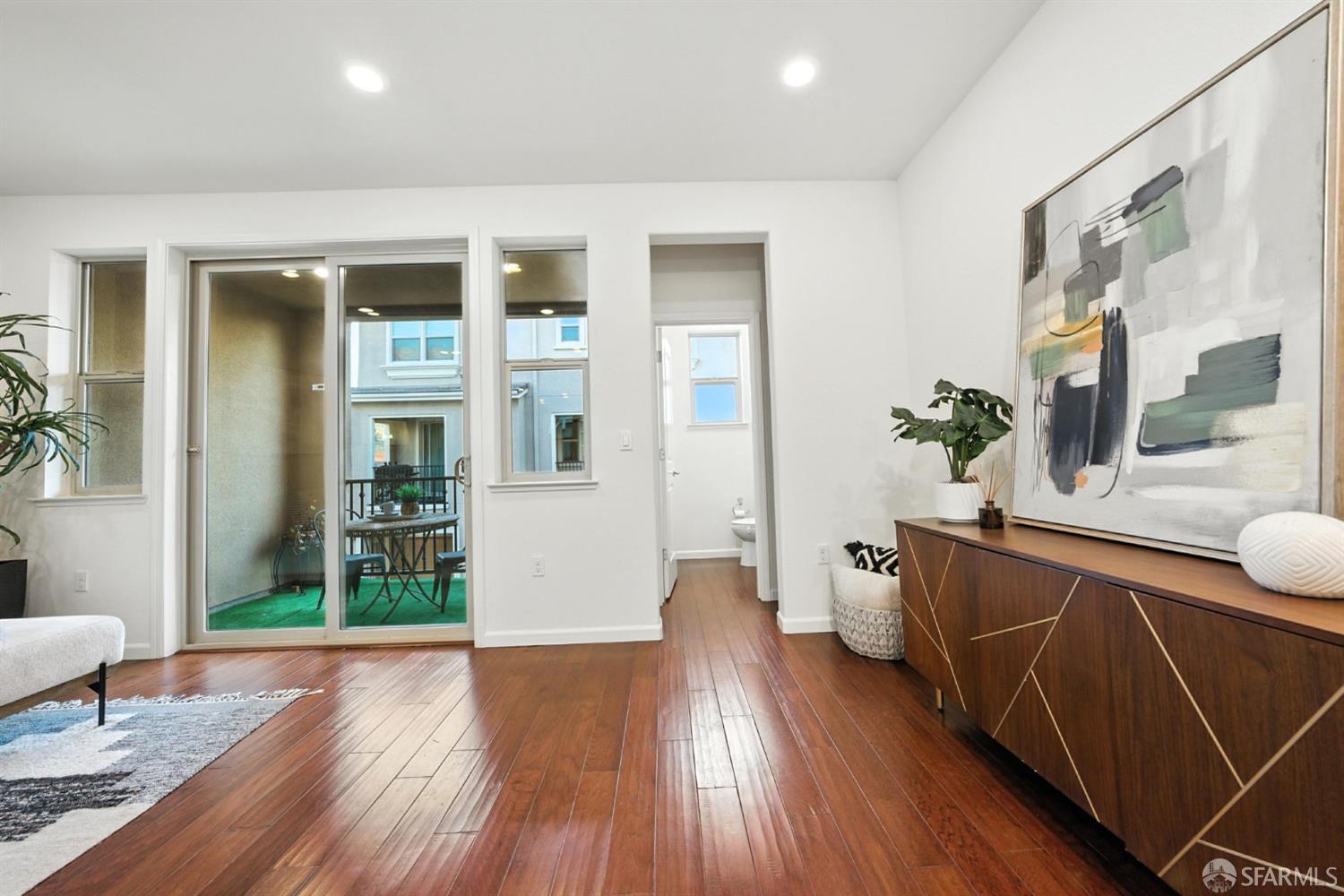 Detail Gallery Image 11 of 80 For 2702 Urbino Ct, San Jose,  CA 95111 - 3 Beds | 3/1 Baths