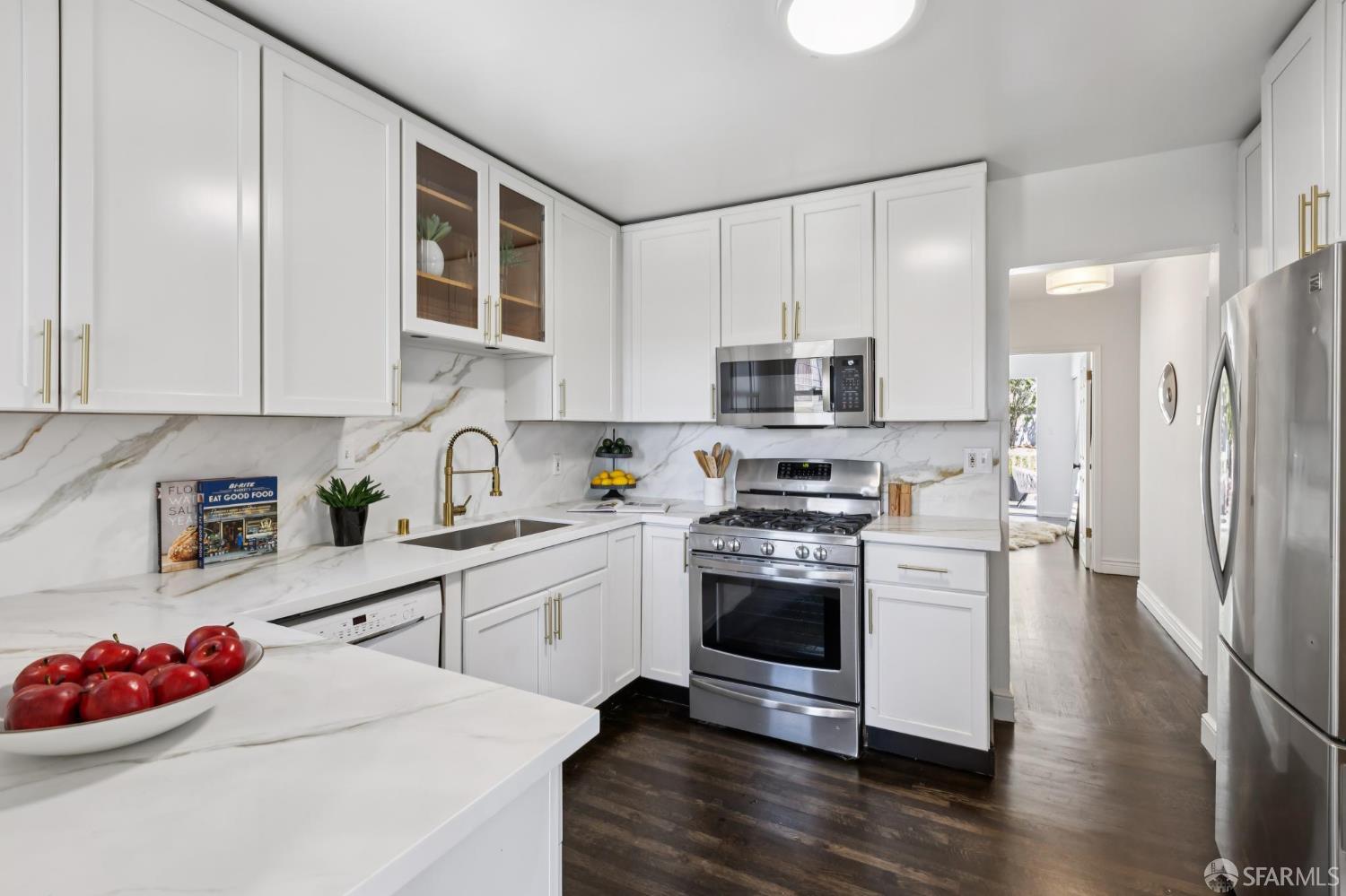 Detail Gallery Image 11 of 42 For 3025 Castro St, San Francisco,  CA 94131 - 3 Beds | 1 Baths