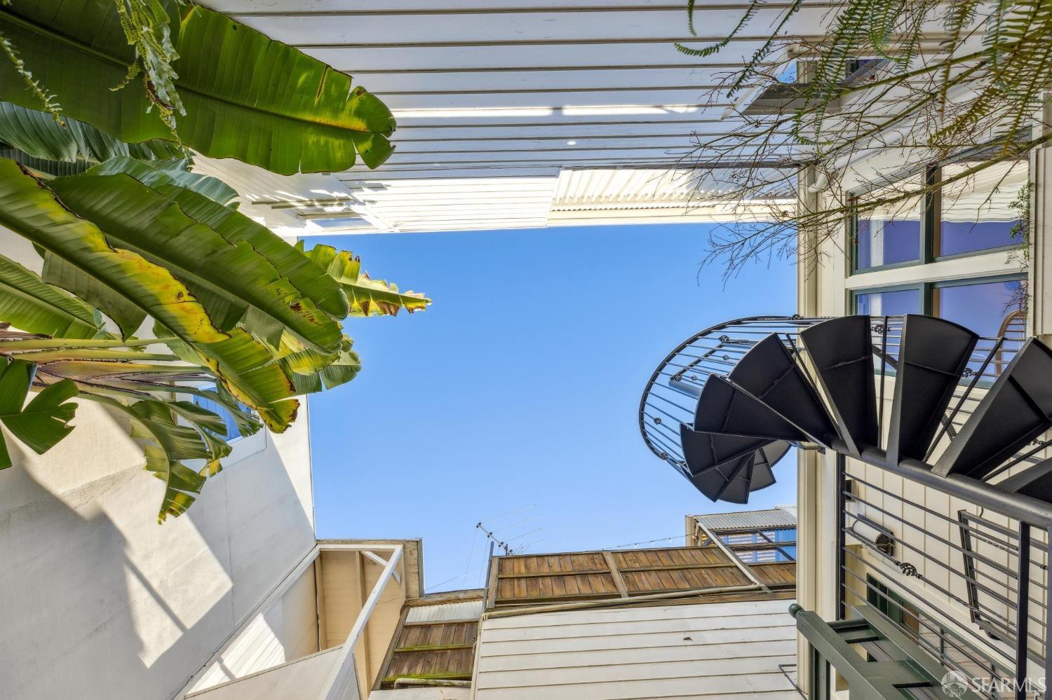 Detail Gallery Image 10 of 56 For 1838 Grant Ave, San Francisco,  CA 94133 - 3 Beds | 2 Baths