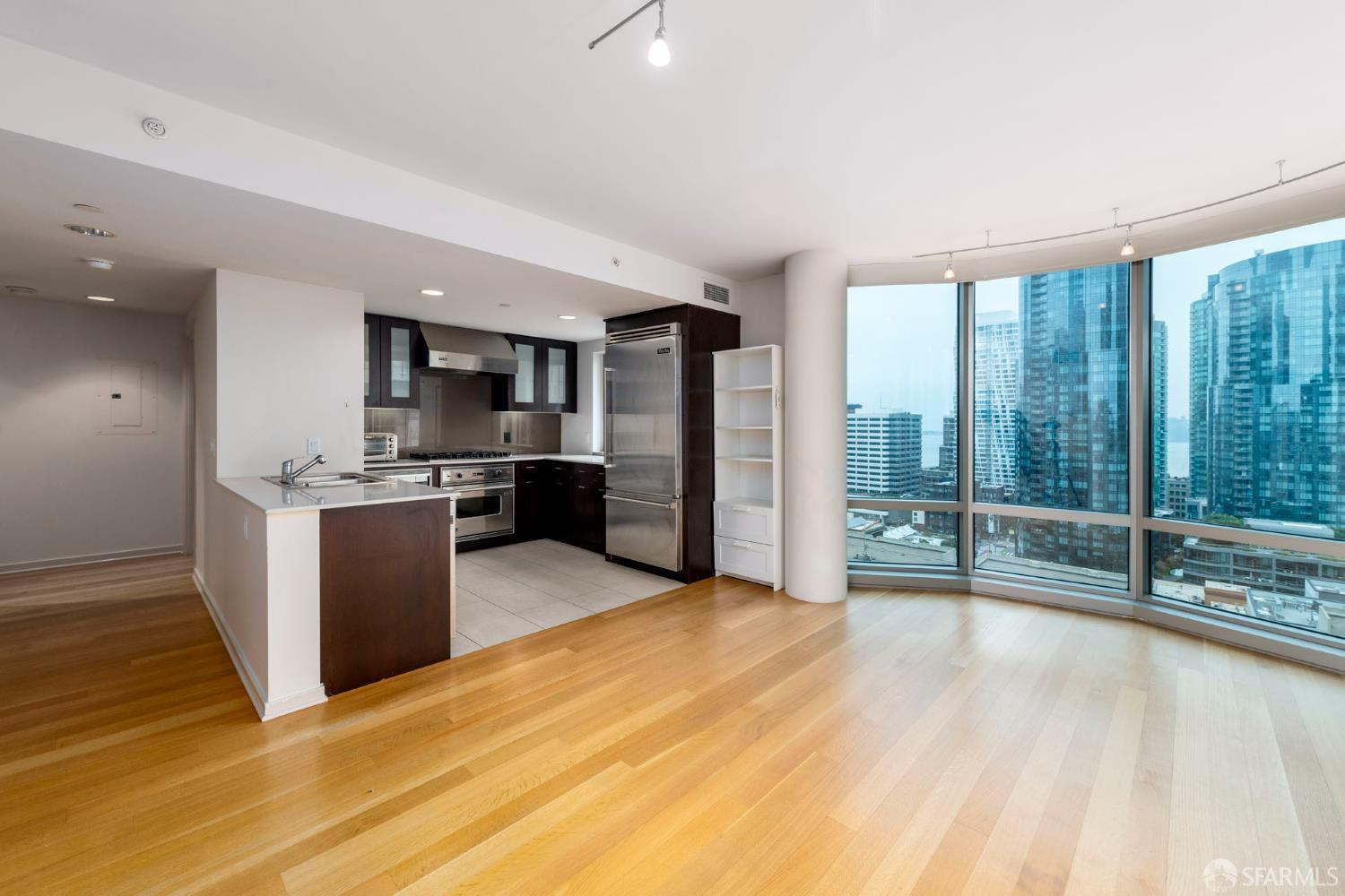 Detail Gallery Image 7 of 24 For 333 1st St 1807l,  San Francisco,  CA 94105 - 2 Beds | 2 Baths