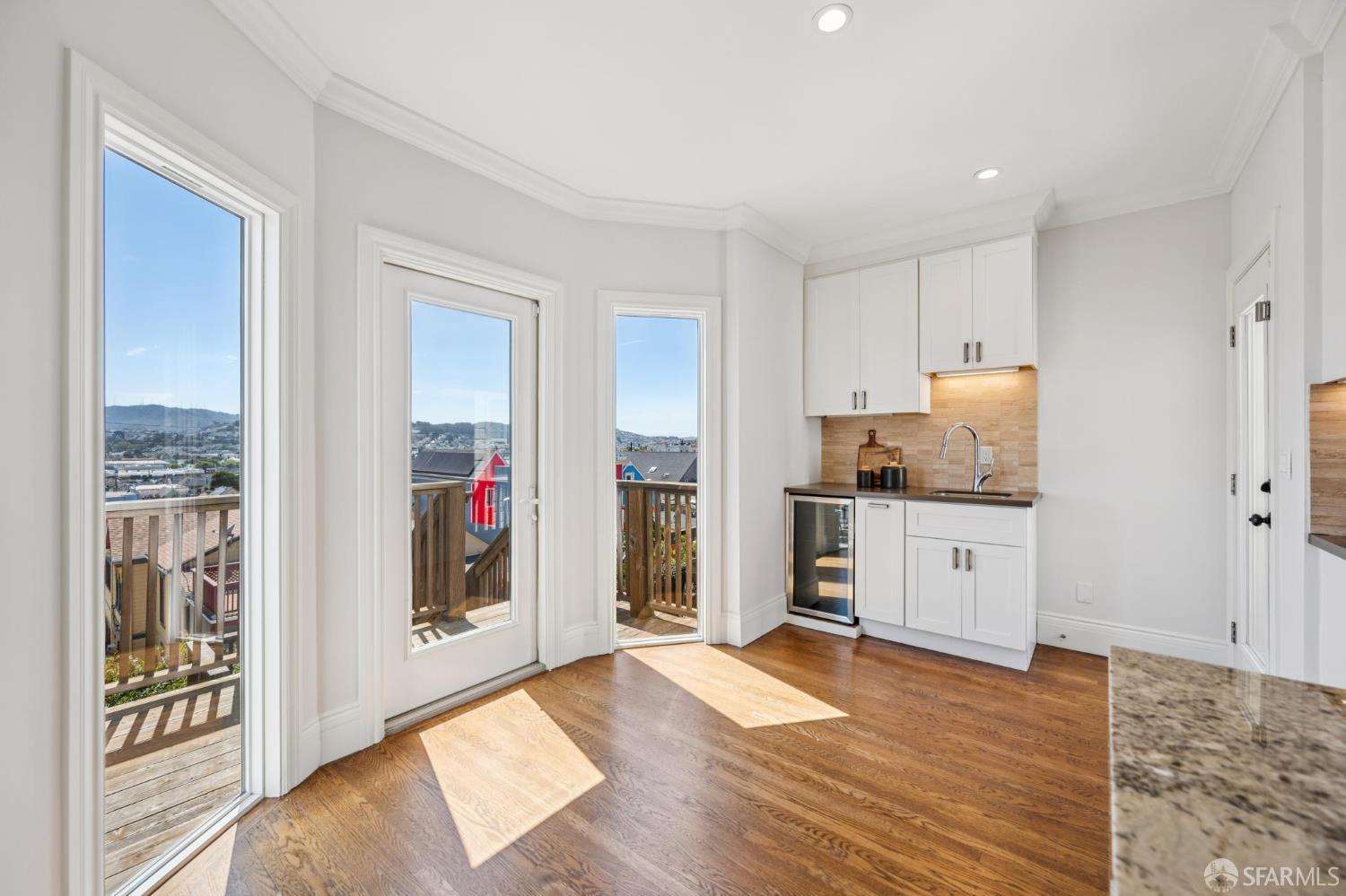 Detail Gallery Image 13 of 39 For 1343 Palou Ave, San Francisco,  CA 94124 - 4 Beds | 3 Baths