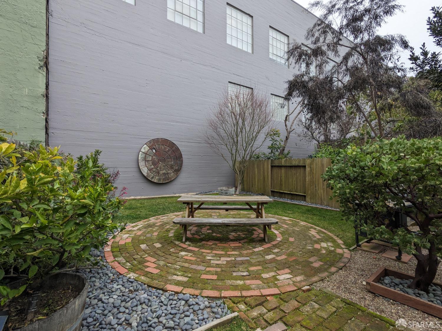 Detail Gallery Image 20 of 22 For 645 Hampshire St, San Francisco,  CA 94110 - 0 Beds | 1 Baths