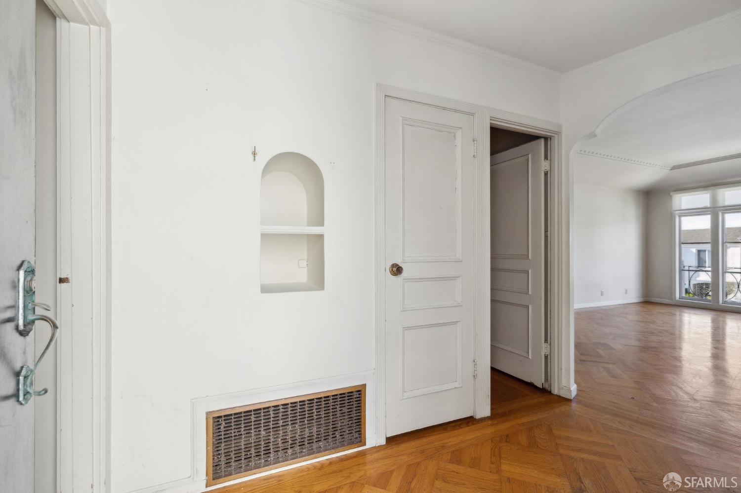 Detail Gallery Image 6 of 45 For 130 Meadowbrook Dr, San Francisco,  CA 94132 - 3 Beds | 1/1 Baths