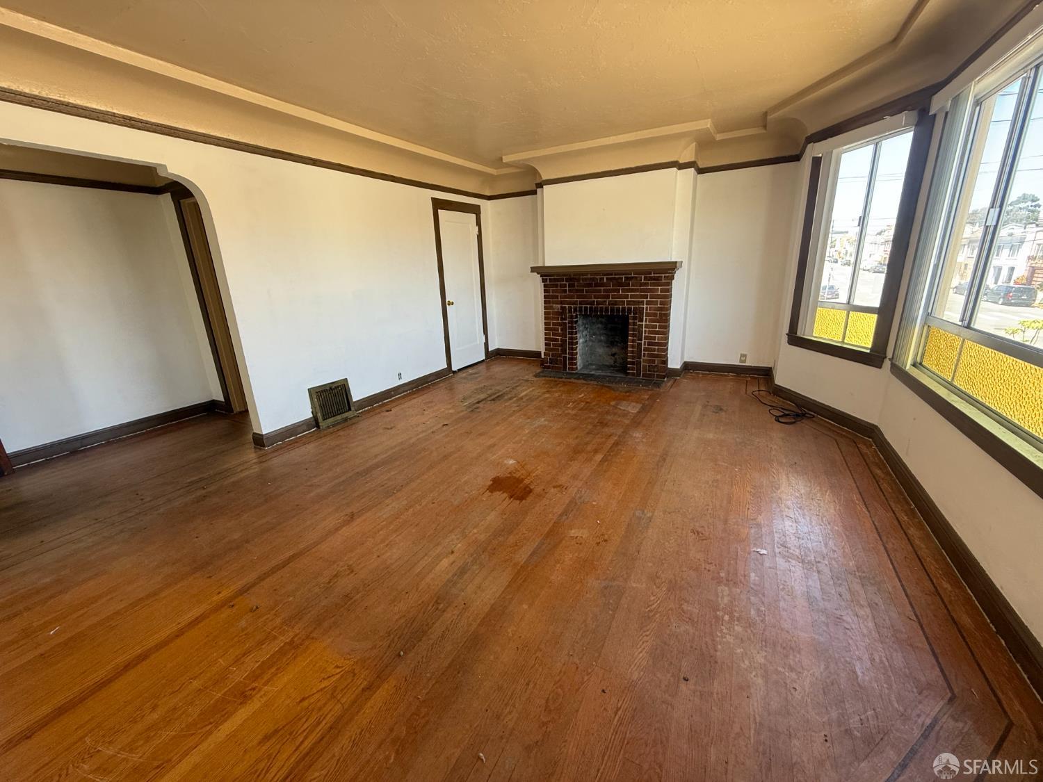 Detail Gallery Image 7 of 22 For 1283 Gilman Ave, San Francisco,  CA 94124 - 2 Beds | 1 Baths