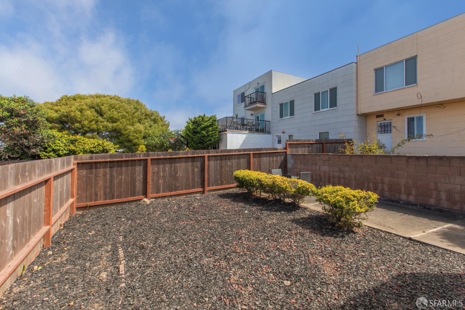 Detail Gallery Image 11 of 77 For 3118 Rivera St, San Francisco,  CA 94116 - 3 Beds | 1/1 Baths