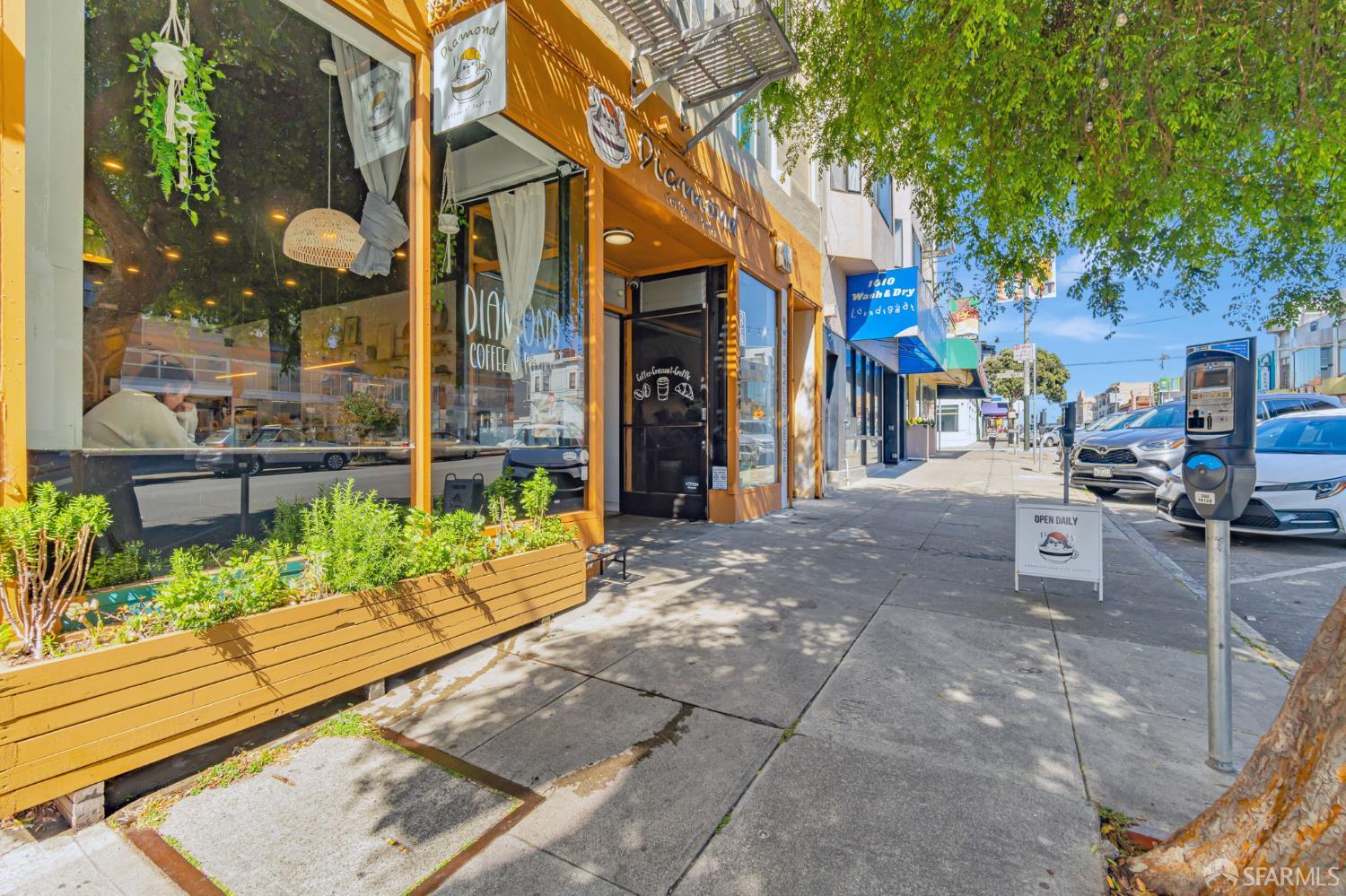 Detail Gallery Image 3 of 49 For 1014 Clement St, San Francisco,  CA 94118 - – Beds | – Baths