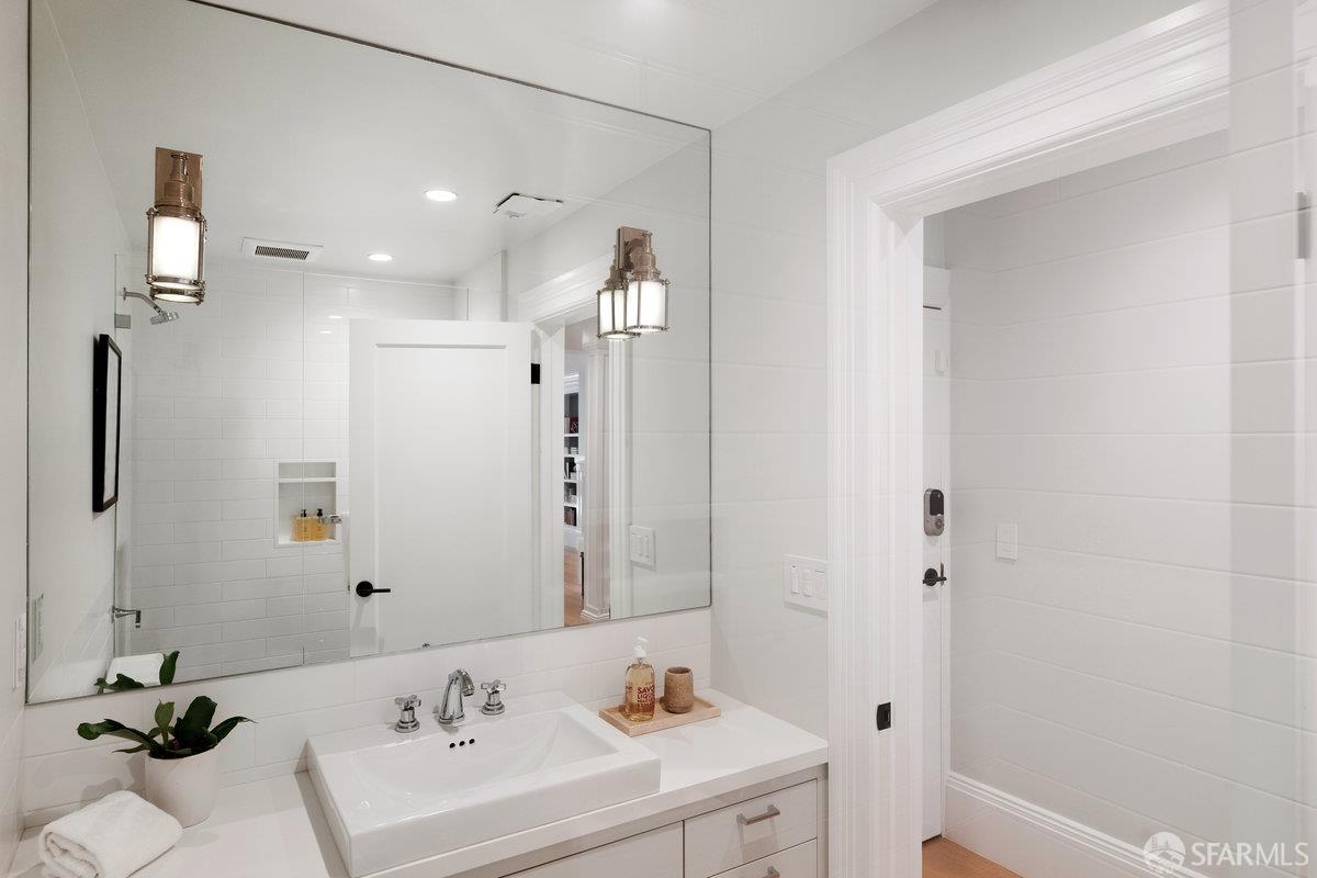 Detail Gallery Image 31 of 48 For 3953 Washington St, San Francisco,  CA 94118 - 4 Beds | 3 Baths
