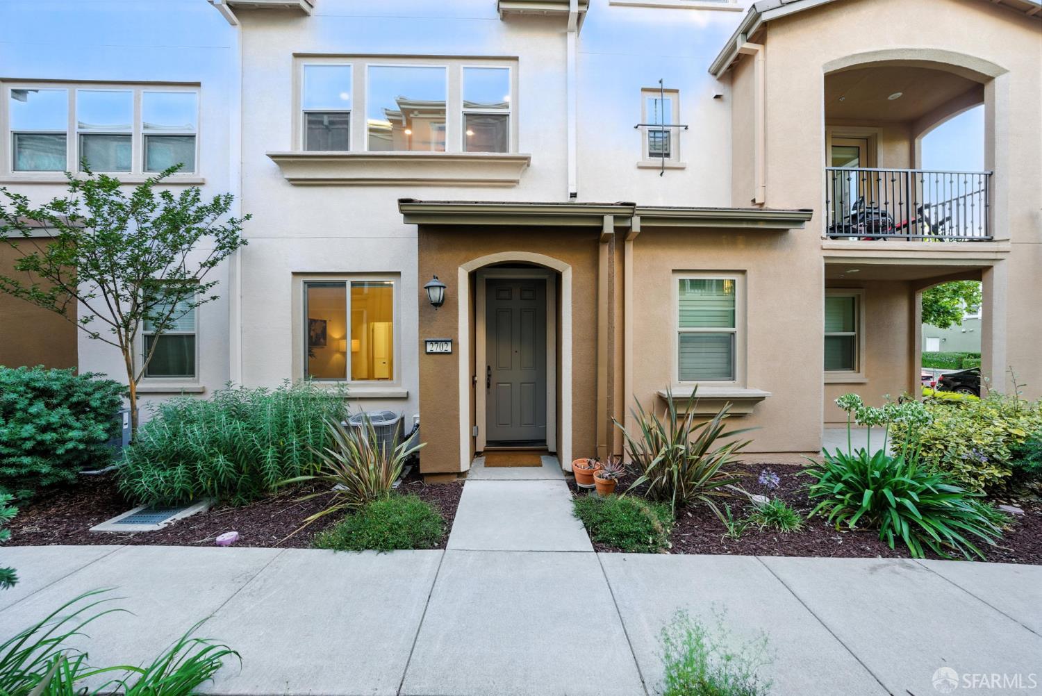 Detail Gallery Image 3 of 80 For 2702 Urbino Ct, San Jose,  CA 95111 - 3 Beds | 3/1 Baths