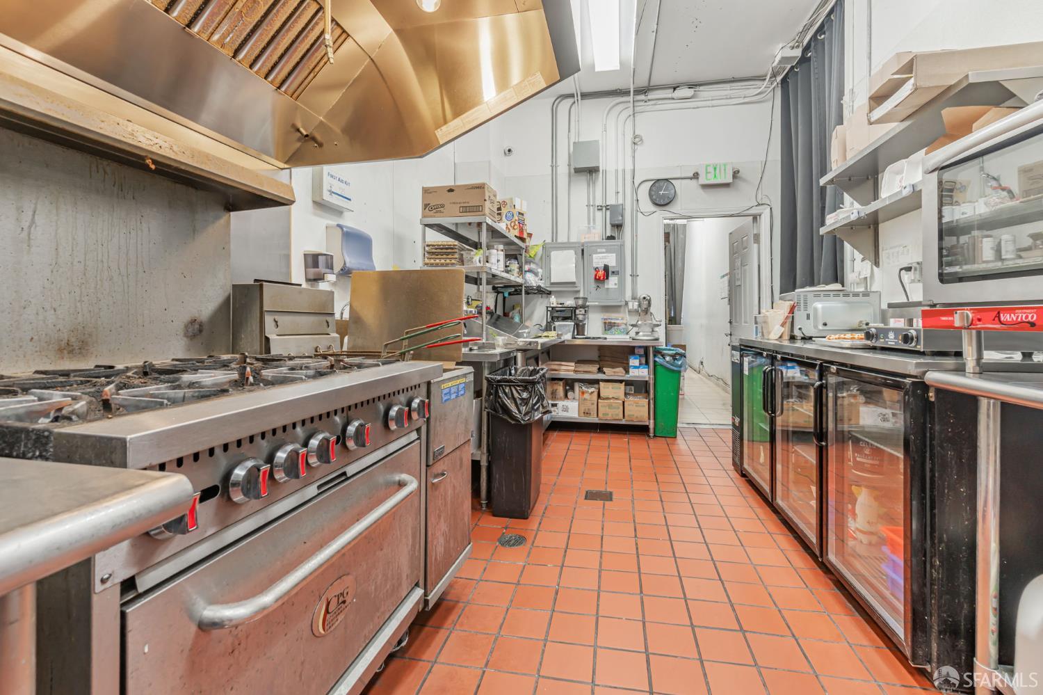 Detail Gallery Image 8 of 49 For 1014 Clement St, San Francisco,  CA 94118 - – Beds | – Baths