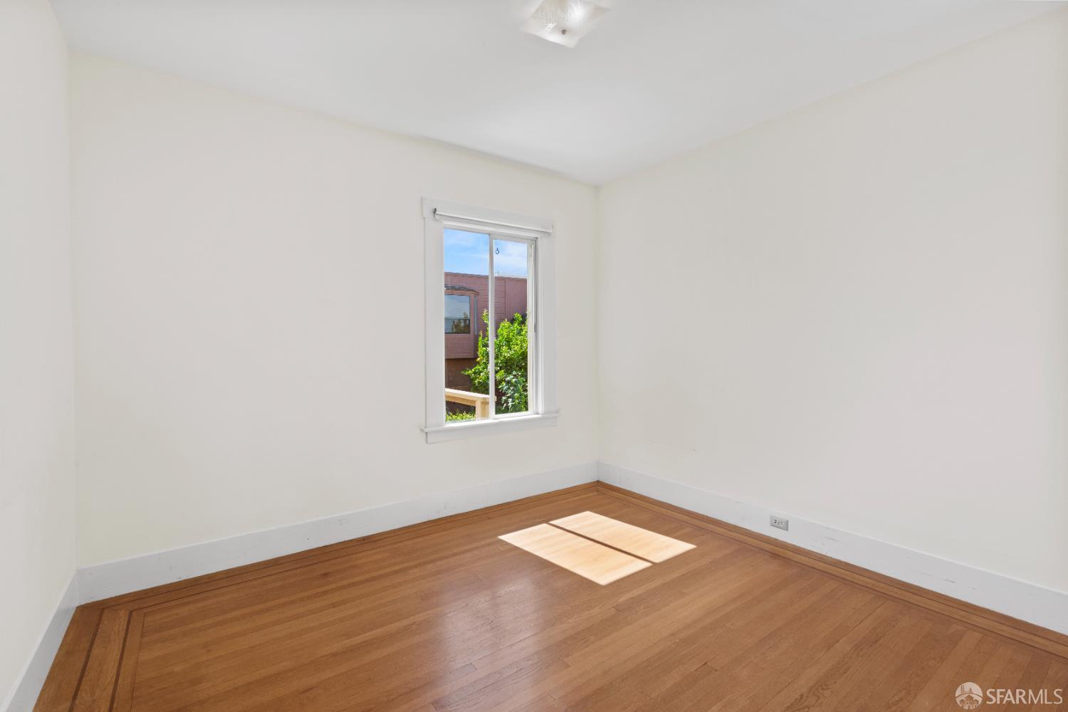 Detail Gallery Image 18 of 98 For 84 Goettingen St, San Francisco,  CA 94134 - 3 Beds | 2 Baths